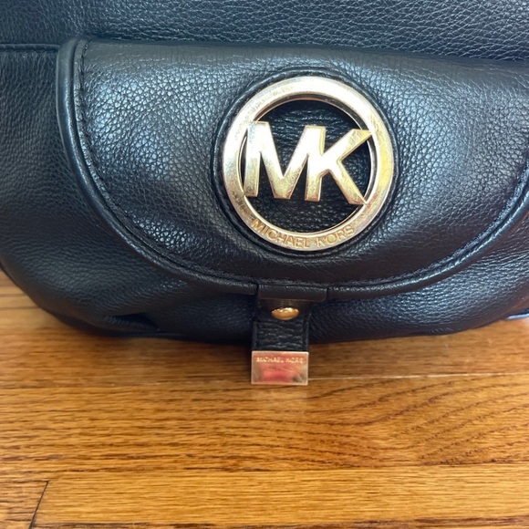 Michael Kors Leather bag and Full Sized Wristlet Bundle - Picture 6 of 8